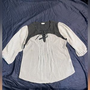 Antilia Femme Black & White Peasant Blouse